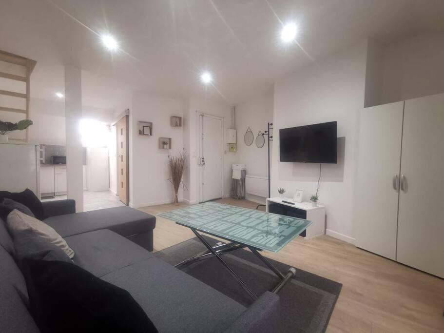 Smart House Airport Cdg, Asterix Appartement Louvres Buitenkant foto