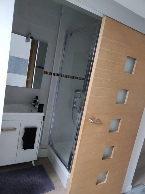 Smart House Airport Cdg, Asterix Appartement Louvres Buitenkant foto